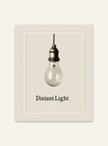 Typsnittsposter från Nordanio med texten "Distant Light" på en ljus bakgrund. Modern typografidesign för väggdekoration.