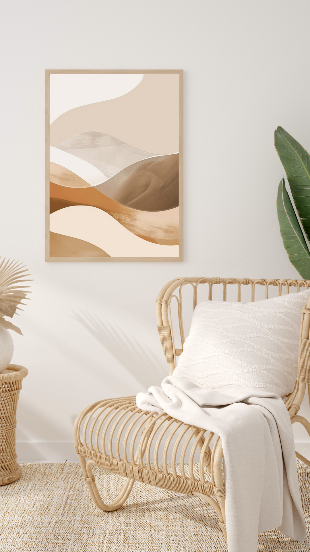 Beige abstrakt väggposter med organiska former från Nordanio, perfekt för bohemisk inredning i vardagsrummet.