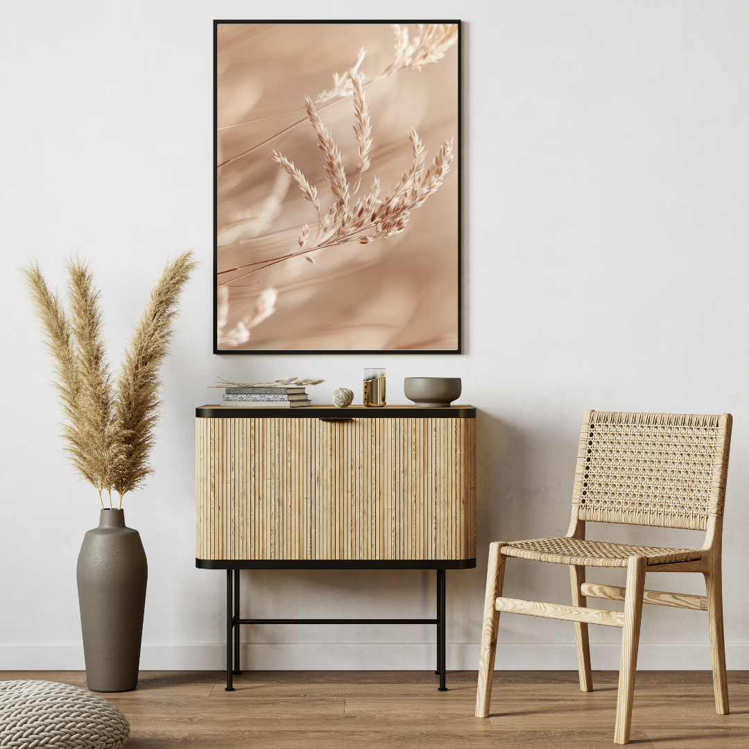 Närbild av gräs på naturposter från Nordanio, beige och modern design perfekt för väggdekor.