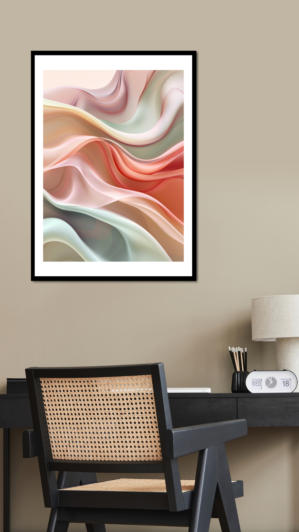 Beige och svart abstrakt väggposter i minimalistisk stil från Nordanio, visar en modern, flytande konstdesign på papper.