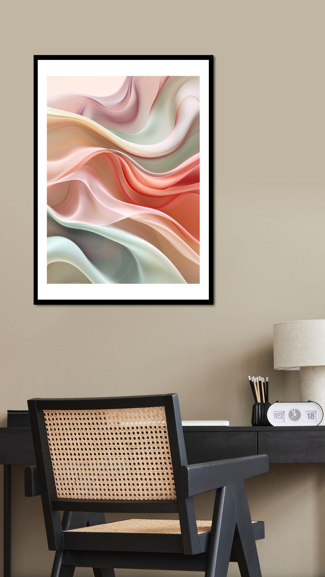 Beige och svart abstrakt väggposter i minimalistisk stil från Nordanio, visar en modern, flytande konstdesign på papper.