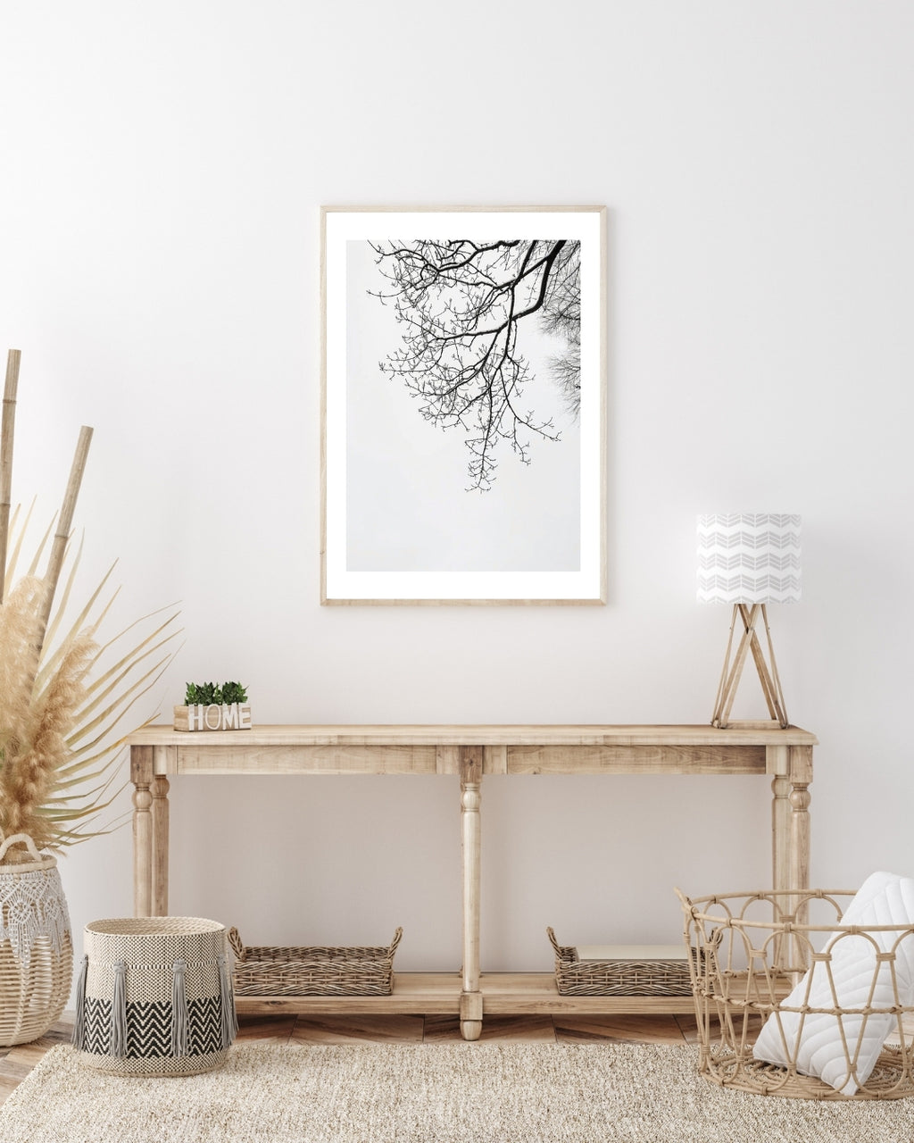 Beige bohemisk naturposter med nakna grenar från Nordanio, väggkonst för ett lugnt och stilrent hem.