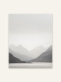 Nordanio Mountain Mist poster med bergdimma och naturskön utsikt, väggkonst för naturälskare.