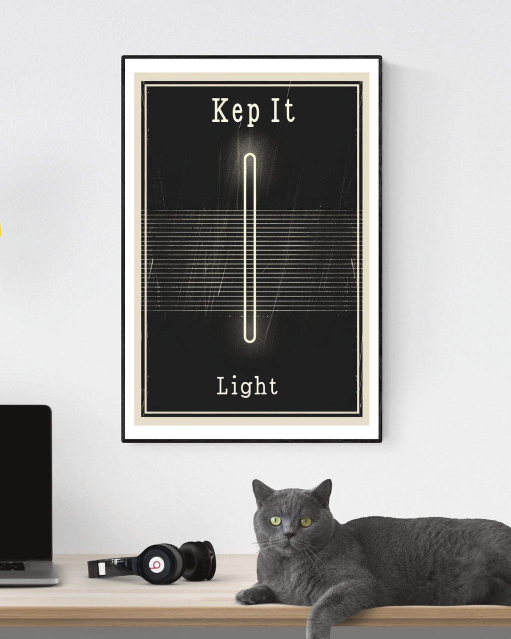Svartvitt typografiskt poster med texten "Keep It Light" från Nordanio, designad för att sprida positivitet och inspiration.