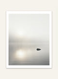 Nordanio naturposter av Misty Lake med dimmigt sjölandskap och lugn, mystisk atmosfär.