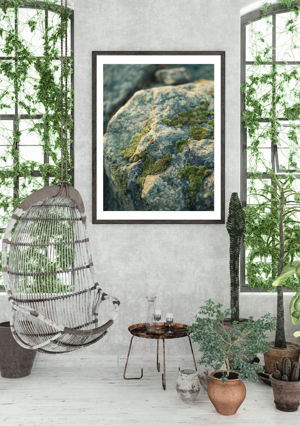 Grönt naturposter med mossa och växtmotiv från Nordanio, väggkonst i ett träram, dekorativ botanisk väggbild.