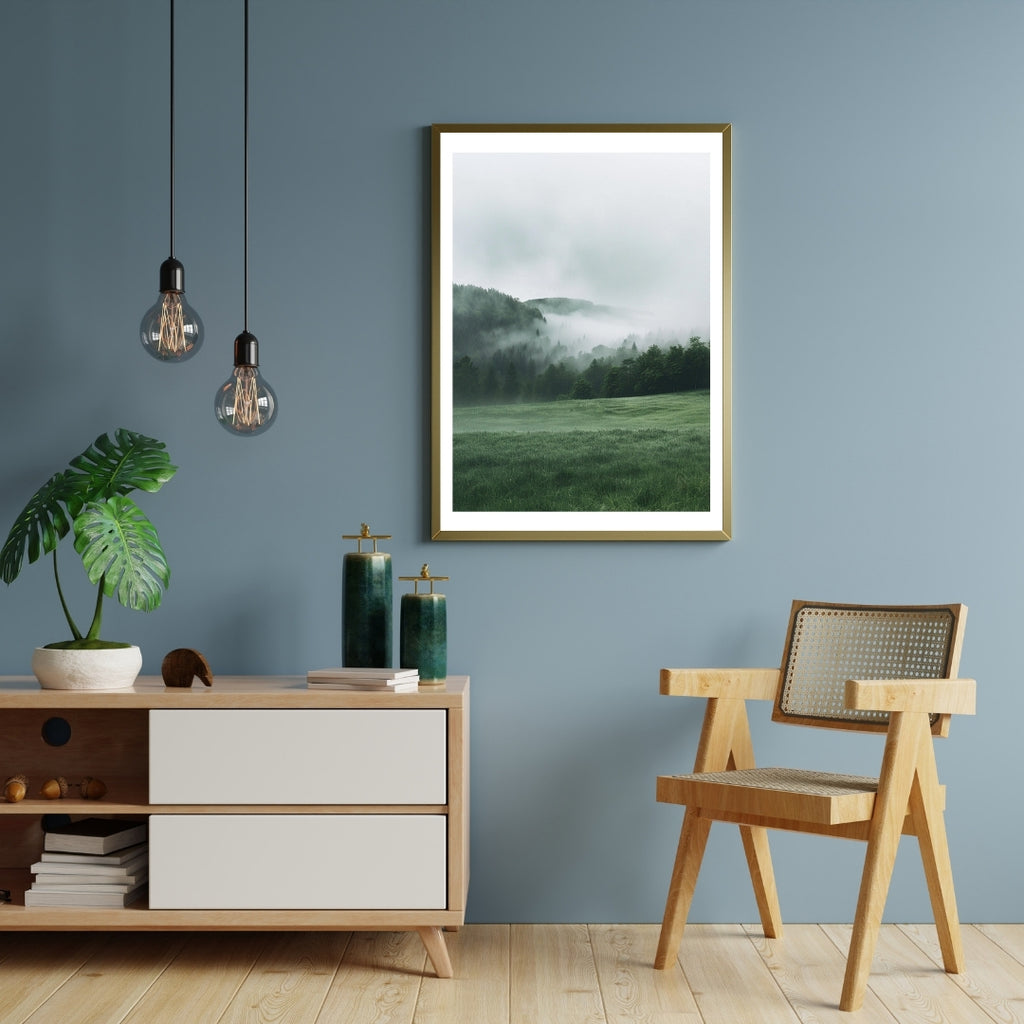 Nordanio Lakeside Stones naturposter med gröna och bruna 3D-illustrationer på väggram, modern och uppskattad för hemdekoration.