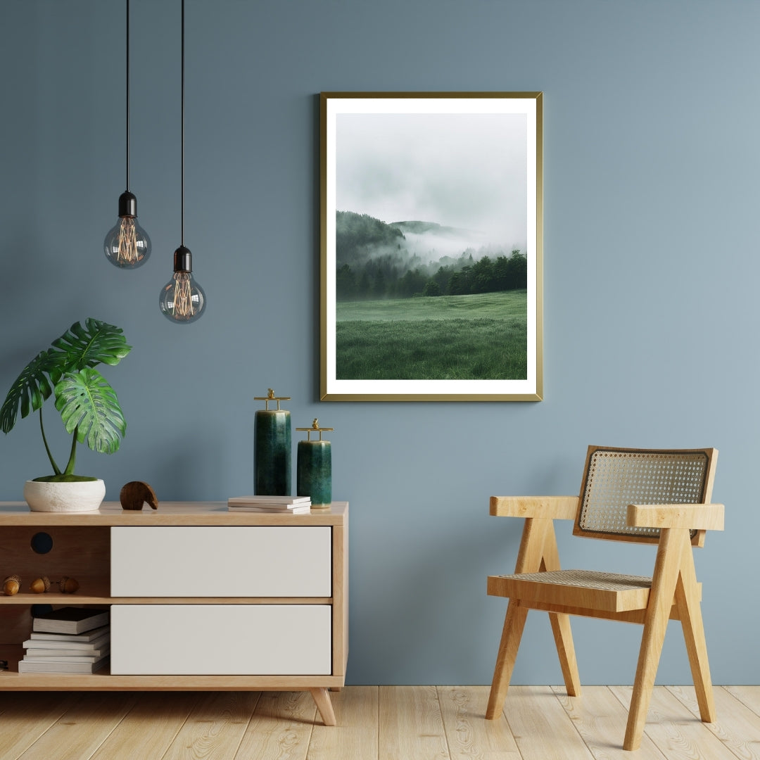 Nordanio Lakeside Stones naturposter med gröna och bruna 3D-illustrationer på väggram, modern och uppskattad för hemdekoration.