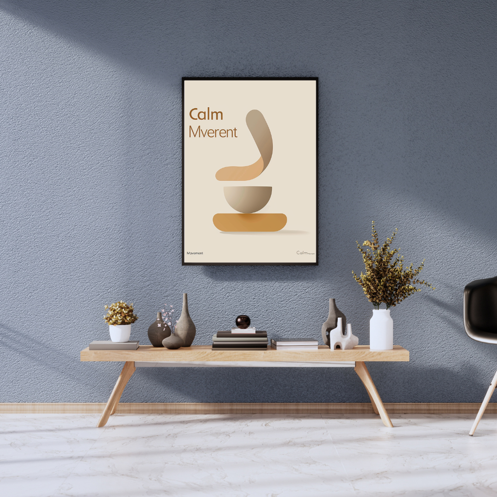 Grått typografiskt posters med orden "Calm Movement" av Nordanio, inramat och hängande på vägg.