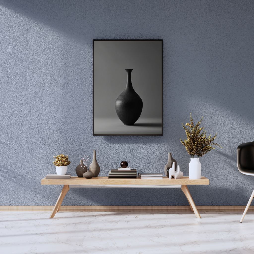 Grå keramisk vas som konstposter, mörk konstväggposter av Nordanio med tredimensionell design för inredning.