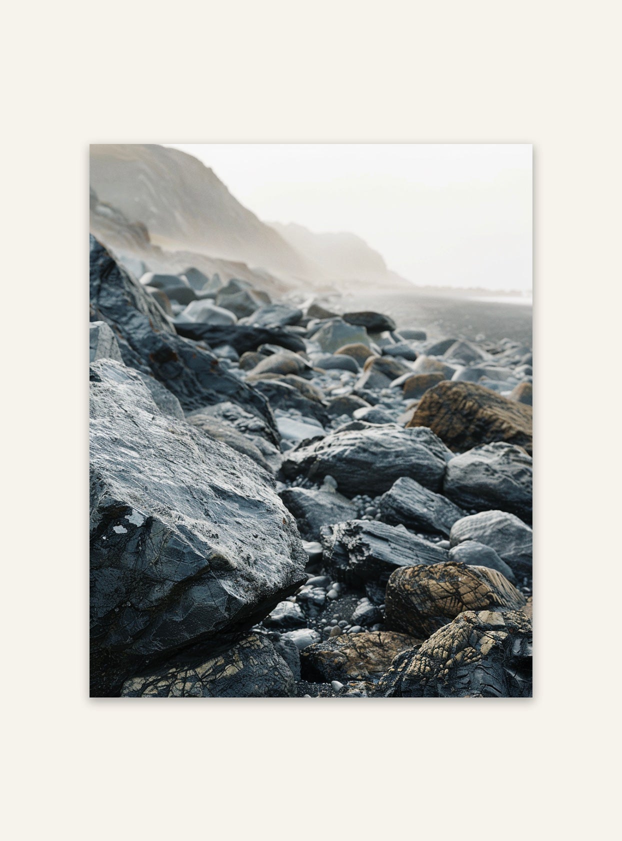 Naturposter med klippor av Nordanio, minimalistisk design som visar stenar och klippor i naturlig miljö.