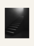 Mörk trappposter i dark art stil från Nordanio, väggdekoration med dramatisk och mystisk design.