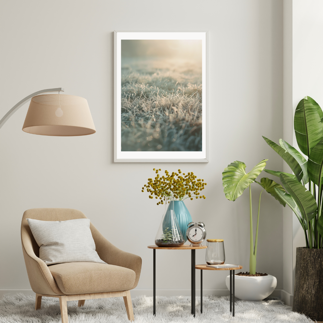 Nordanio Frost Grass naturposter i modern vardagsrum med neutral färgpalett och väggdekoration.