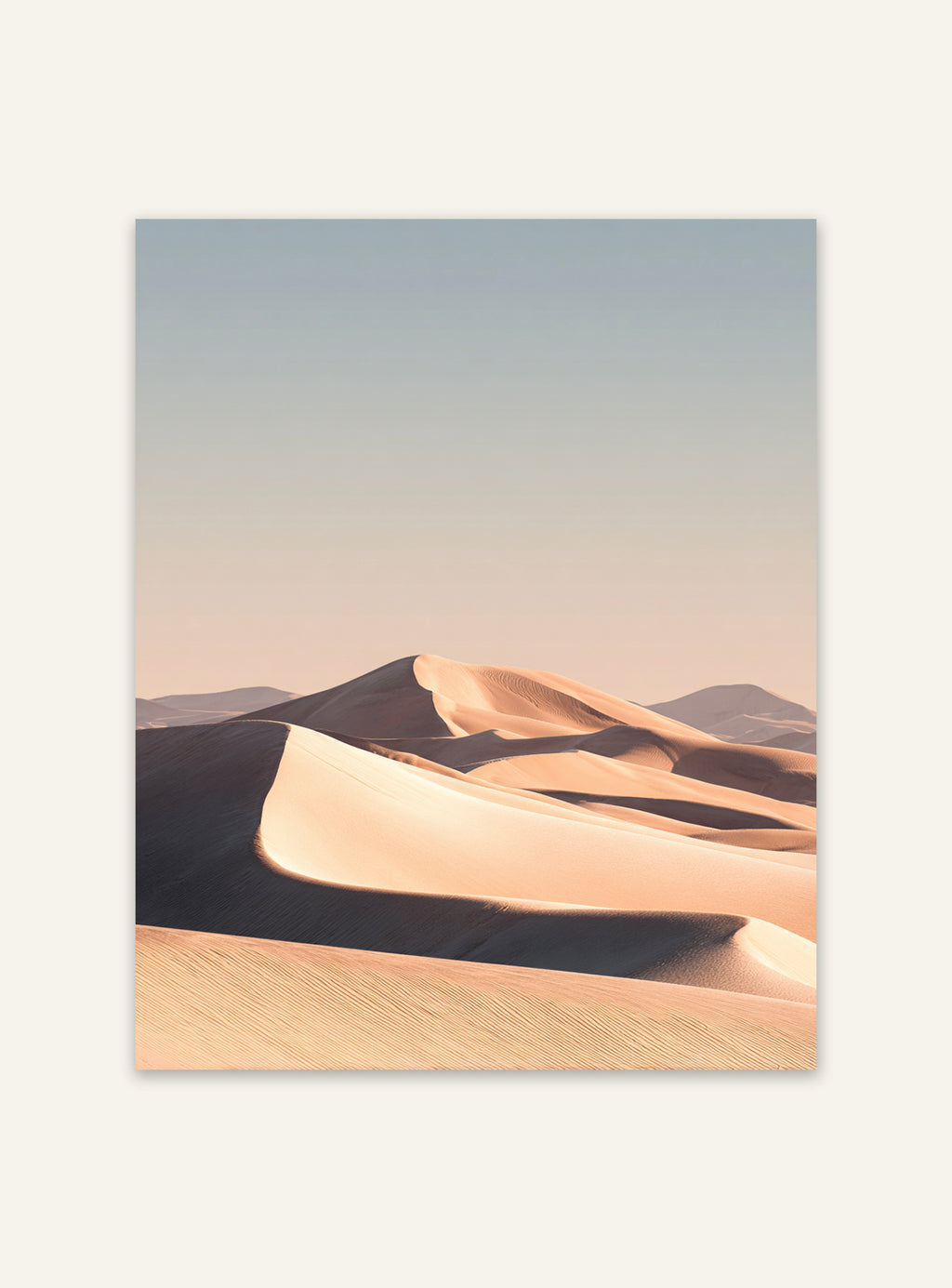Minimalistisk naturposter av sanddyner från Nordanio, modern väggkonst med lugna jordfärger och enkel design.