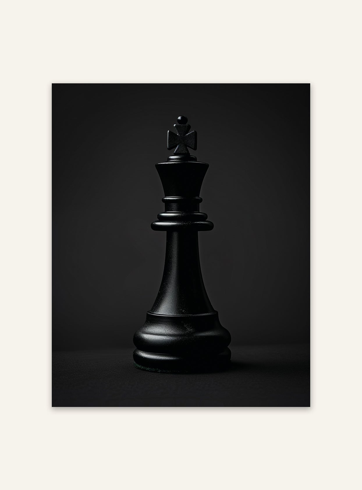 Svart konstväggposter med schackkung av Nordanio, modern konstdesign för väggdekoration.