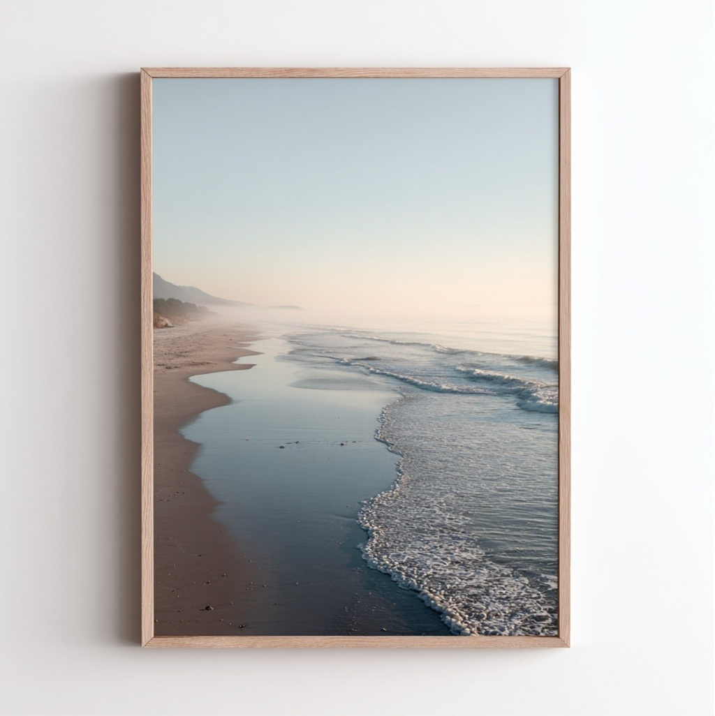 Nordanio BEACH strandhandduk med blå och vit randig design på en solig strand.