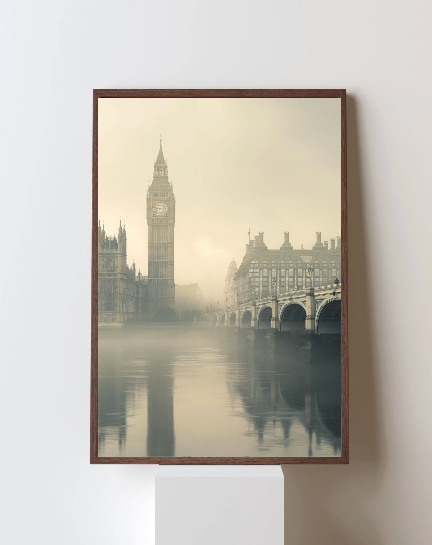 Nordanio London poster med stadssilhuett och ikoniska landmärken på vit bakgrund.
