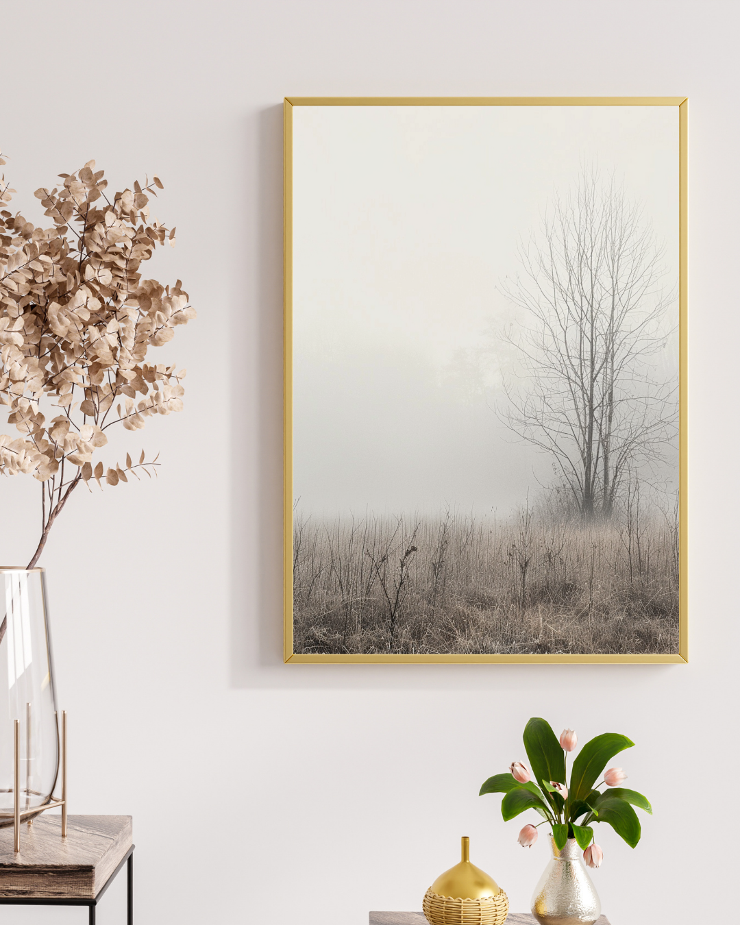 Väggposter med naturmotiv från Nordanio, minimalistisk design i vitt och krämfärgat ramfäste för inredning.